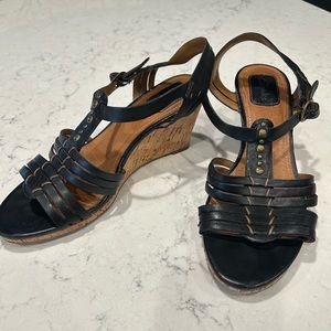Clark’s Black Strappy Sandles size 6M